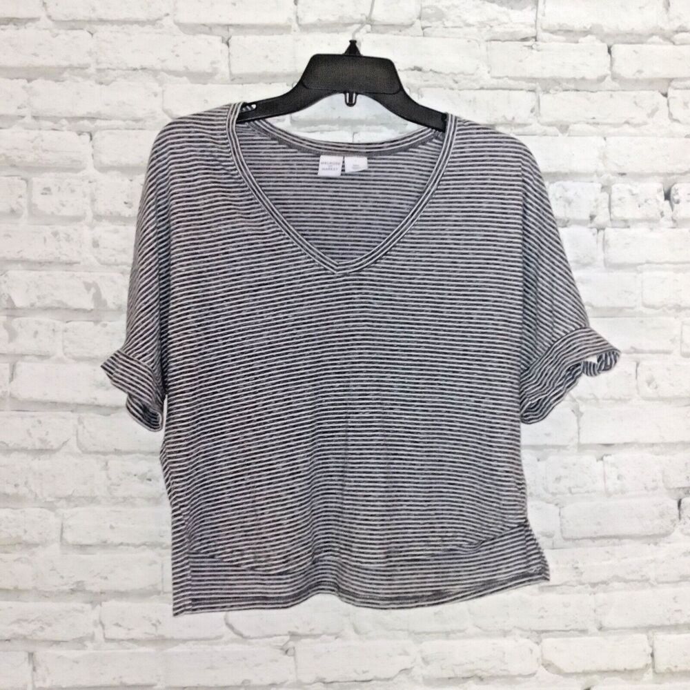 Melrose and Market Shirt Womens Small Gray Striped Crop Short Sleeve V Neck Top
